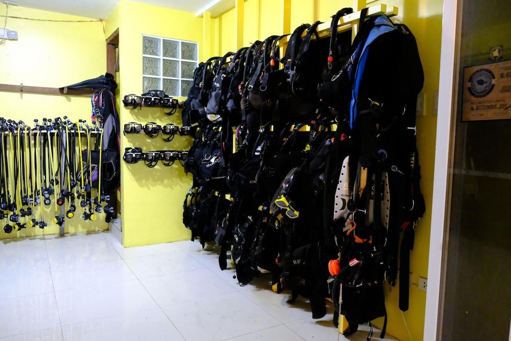 Baywatch Dive Resort Panglao City Exterior foto